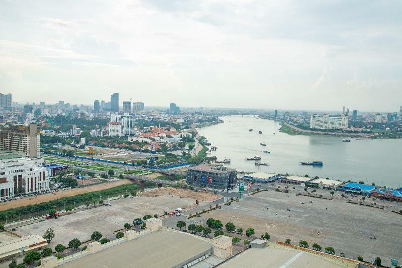 D.I.Riviera International Hotel Phnom Penh Dış mekan fotoğraf