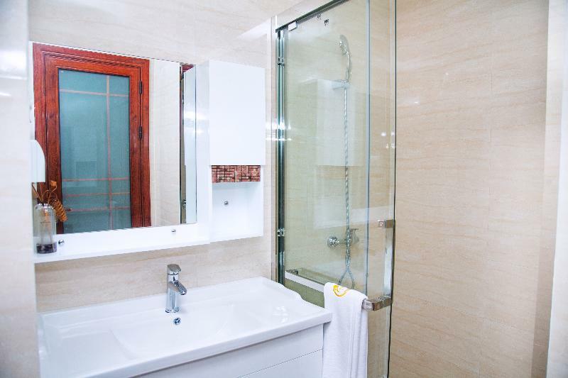 D.I.Riviera International Hotel Phnom Penh Dış mekan fotoğraf